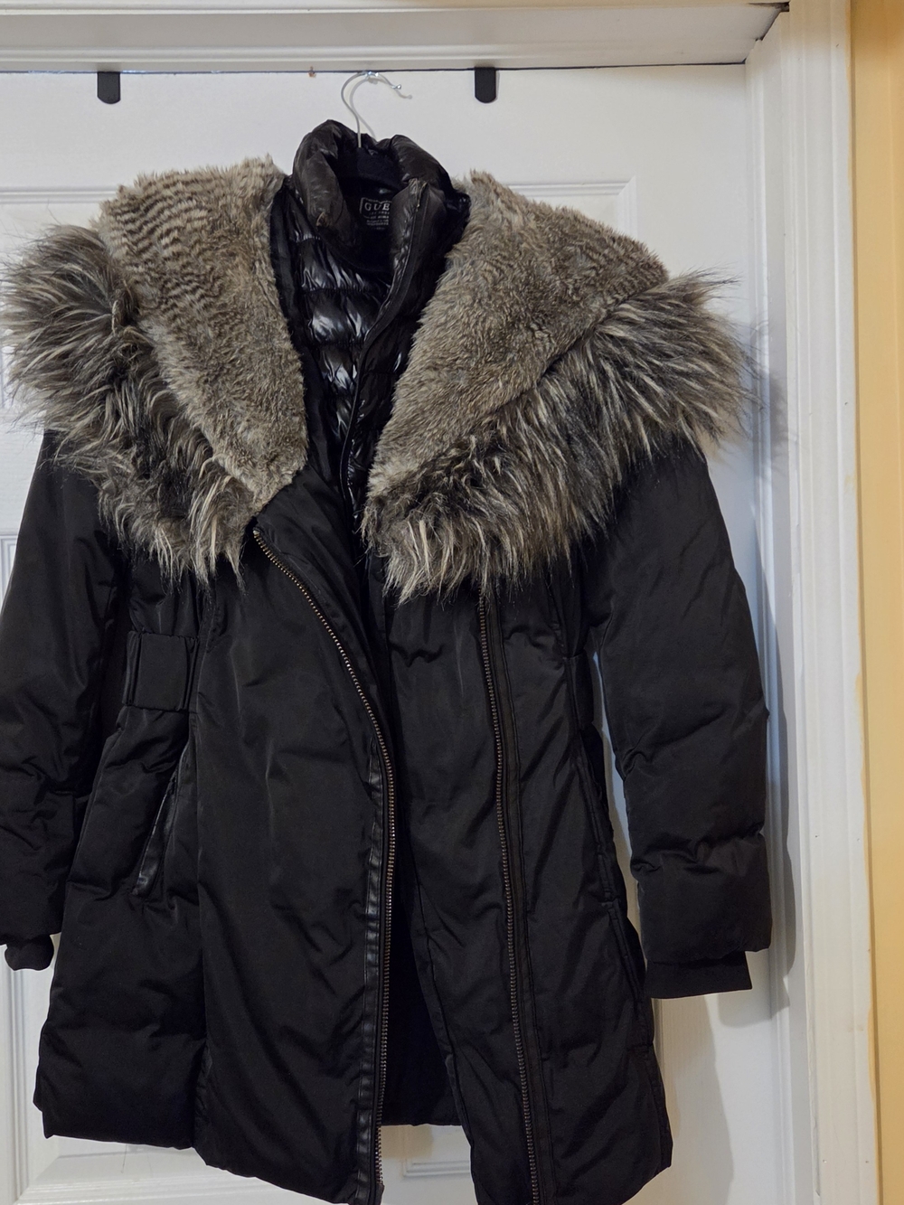 Guess Black Puffer Coat with Faux Fur-Trimmed Hood